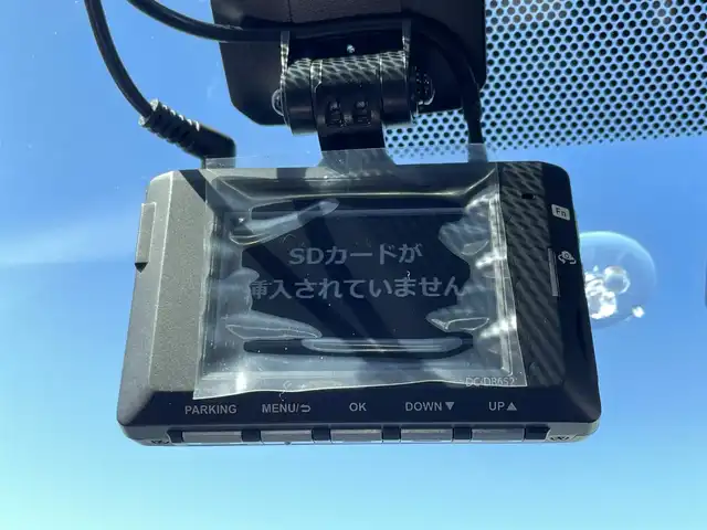 トヨタ ヤリスクロス ハイブリッド Z 愛知県 2021(令3)年 0.3万km ブラックマイカ/ホワイトパールクリスタルシャイン 2トーン 純正デイスプレイオーディオナビ/（フルセグTV/BT/USB/CarPlay）/全方位カメラ/ステアリングリモコン/アドバンスドパーク/トヨタセーフティセンス/ブラインドスポットモニター/ヘッドアップディスプレイ/D席パワーシート/シートヒーター/ハーフレザーシート/前後ドライブレコーダー/コーナーセンサー/パワーバックドア/ETC2.0/純正フロアマット/スペアキー/取説、保証書