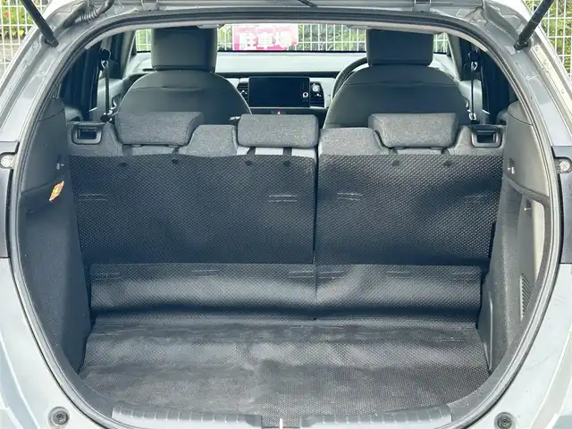 ホンダ フィット e:HEV RS 愛知県 2023(令5)年 3万km グレー 純正ナビ/　【BT/地デジTV/USB】/ホンダセンシング/・衝突軽減ブレーキ/・先行車発信お知らせ/・歩行者事故低減ステアリング/・路外逸脱抑制機能/・標識認識/・アダプティブクルーズコントロール/・車線維持支援/純正LEDヘッドライト/純正16インチAW/バックカメラ/ビルトインETC/パドルシフト/バックカメラ/ビルトインETC2.0/ドライブモードセレクター/電動パーキングブレーキ