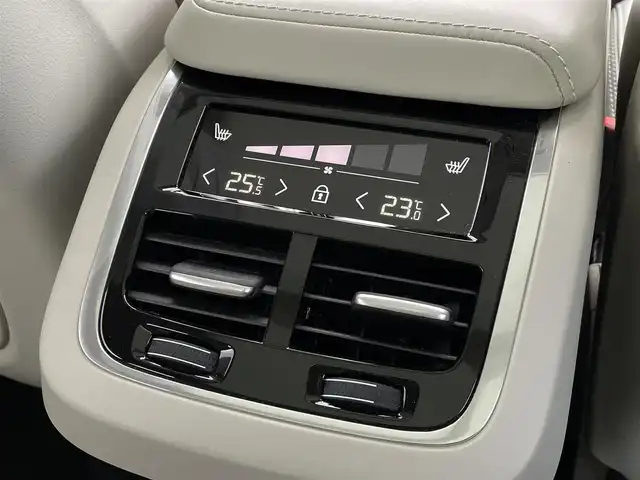 ボルボ ＸＣ６０ D4 AWD インスクリプション 長野県 2020(令2)年 3.1万km パール サンルーフ　/ＨＵＤ　/白革　/ベンチレーション /ｈａｒｍａｎ／ｋａｒｄｏｎ　/３６０°ナビ　/ＴＶ　/ＣａｒＰｌａｙ　/自動駐車　/ＡＣＣ　/ＢＬＩＳ　/ＬＫＡ　/パワーバックドア　/全席シートヒーター /ステアリングヒーター/純正ドライブレコーダー/保証書・取説・スペアキー