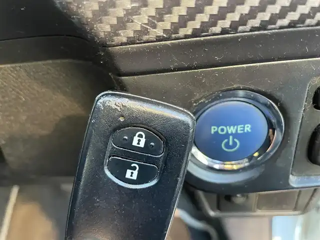 トヨタ カローラ フィールダー HV G エアロツアラー W×B 千葉県 2014(平26)年 12.8万km ホワイトパールクリスタルシャイン ユーザー買取車両/純正7インチナビ/・フルセグ/BT/DVD/CD/バックカメラ/ステアリングスイッチ/ETC/LEDヘッドライト/オートライト/フォグライト/スマートキー/プッシュスタート/純正フロアマット/純正15インチAW/電動格納ミラー