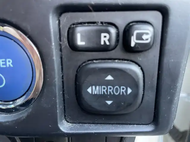 トヨタ カローラ フィールダー HV G エアロツアラー W×B 千葉県 2014(平26)年 12.8万km ホワイトパールクリスタルシャイン ユーザー買取車両/純正7インチナビ/・フルセグ/BT/DVD/CD/バックカメラ/ステアリングスイッチ/ETC/LEDヘッドライト/オートライト/フォグライト/スマートキー/プッシュスタート/純正フロアマット/純正15インチAW/電動格納ミラー