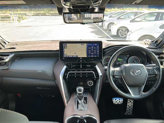 トヨタ ハリアー Z 佐賀県 2020(令2)年 5.3万km ホワイトパールクリスタルシャイン ・純正12.3インチナビ/（TV/Bluetooth/AM/FM/USB/Miracast/AUX/交通情報）/・全周囲カメラ/・ガラスルーフ/・JBL/・横滑り防止装置/・LEDヘッドライト/・オートマチックハイビーム/・レーンキープアシスト/・ヘッドアップディスプレイ/・デジタルインナーミラー/・オート電動格納ミラー/・ステアリングスイッチ/・デュアルオートエアコン