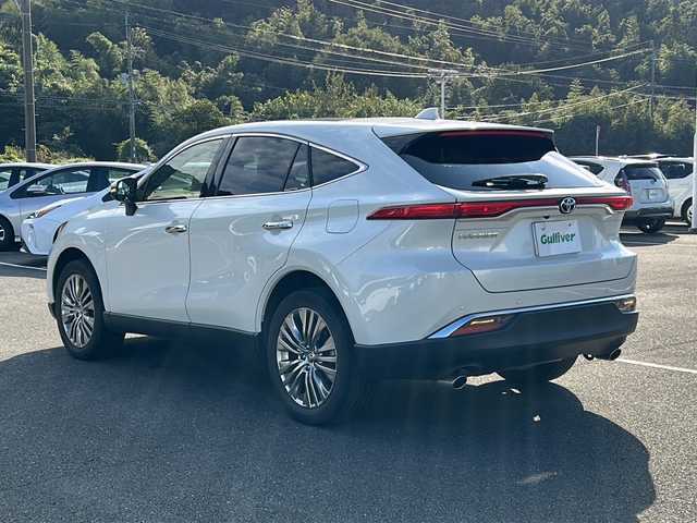 トヨタ ハリアー Z 佐賀県 2020(令2)年 5.3万km ホワイトパールクリスタルシャイン ・純正12.3インチナビ/（TV/Bluetooth/AM/FM/USB/Miracast/AUX/交通情報）/・全周囲カメラ/・ガラスルーフ/・JBL/・横滑り防止装置/・LEDヘッドライト/・オートマチックハイビーム/・レーンキープアシスト/・ヘッドアップディスプレイ/・デジタルインナーミラー/・オート電動格納ミラー/・ステアリングスイッチ/・デュアルオートエアコン