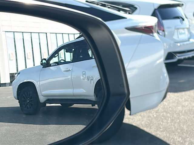 トヨタ ハリアー Z 佐賀県 2020(令2)年 5.3万km ホワイトパールクリスタルシャイン ・純正12.3インチナビ/（TV/Bluetooth/AM/FM/USB/Miracast/AUX/交通情報）/・全周囲カメラ/・ガラスルーフ/・JBL/・横滑り防止装置/・LEDヘッドライト/・オートマチックハイビーム/・レーンキープアシスト/・ヘッドアップディスプレイ/・デジタルインナーミラー/・オート電動格納ミラー/・ステアリングスイッチ/・デュアルオートエアコン