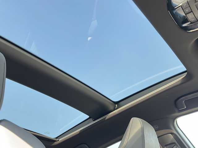 トヨタ ハリアー Z 佐賀県 2020(令2)年 5.3万km ホワイトパールクリスタルシャイン ・純正12.3インチナビ/（TV/Bluetooth/AM/FM/USB/Miracast/AUX/交通情報）/・全周囲カメラ/・ガラスルーフ/・JBL/・横滑り防止装置/・LEDヘッドライト/・オートマチックハイビーム/・レーンキープアシスト/・ヘッドアップディスプレイ/・デジタルインナーミラー/・オート電動格納ミラー/・ステアリングスイッチ/・デュアルオートエアコン