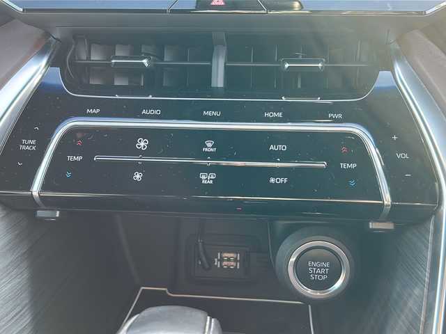 トヨタ ハリアー Z 佐賀県 2020(令2)年 5.3万km ホワイトパールクリスタルシャイン ・純正12.3インチナビ/（TV/Bluetooth/AM/FM/USB/Miracast/AUX/交通情報）/・全周囲カメラ/・ガラスルーフ/・JBL/・横滑り防止装置/・LEDヘッドライト/・オートマチックハイビーム/・レーンキープアシスト/・ヘッドアップディスプレイ/・デジタルインナーミラー/・オート電動格納ミラー/・ステアリングスイッチ/・デュアルオートエアコン