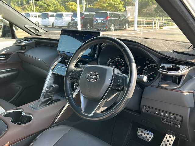 トヨタ ハリアー Z 佐賀県 2020(令2)年 5.3万km ホワイトパールクリスタルシャイン ・純正12.3インチナビ/（TV/Bluetooth/AM/FM/USB/Miracast/AUX/交通情報）/・全周囲カメラ/・ガラスルーフ/・JBL/・横滑り防止装置/・LEDヘッドライト/・オートマチックハイビーム/・レーンキープアシスト/・ヘッドアップディスプレイ/・デジタルインナーミラー/・オート電動格納ミラー/・ステアリングスイッチ/・デュアルオートエアコン