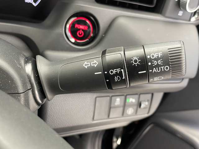 ホンダ ヴェゼル ハイブリッド e:HEV X 千葉県 2022(令4)年 2.6万km クリスタルブラックパール 社外ナビ（ＣＤ／ＢＴ／ＦＭ／ＡＭ／ＴＶ）/オートホールド/エマージェンシーブレーキ/レーンキープアシスト/クリアランスソナー/レーダークルーズコントロール/ステアリングスイッチ/パドルシフト/プッシュスタート/バックカメラ