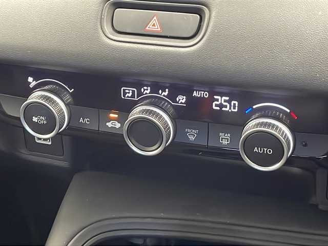 ホンダ ヴェゼル ハイブリッド e:HEV X 千葉県 2022(令4)年 2.6万km クリスタルブラックパール 社外ナビ（ＣＤ／ＢＴ／ＦＭ／ＡＭ／ＴＶ）/オートホールド/エマージェンシーブレーキ/レーンキープアシスト/クリアランスソナー/レーダークルーズコントロール/ステアリングスイッチ/パドルシフト/プッシュスタート/バックカメラ