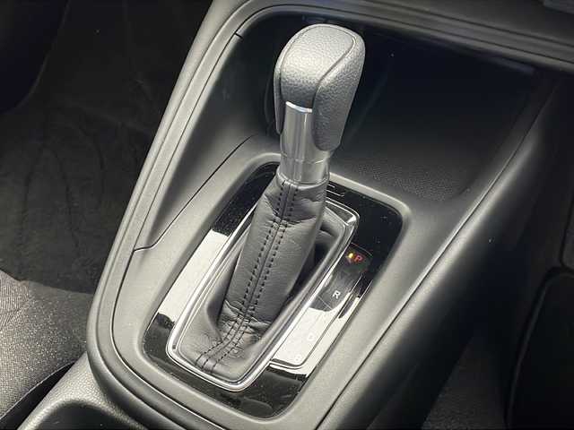 ホンダ ヴェゼル ハイブリッド e:HEV X 千葉県 2022(令4)年 2.6万km クリスタルブラックパール 社外ナビ（ＣＤ／ＢＴ／ＦＭ／ＡＭ／ＴＶ）/オートホールド/エマージェンシーブレーキ/レーンキープアシスト/クリアランスソナー/レーダークルーズコントロール/ステアリングスイッチ/パドルシフト/プッシュスタート/バックカメラ