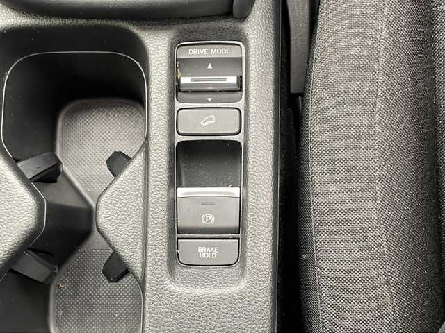 ホンダ ヴェゼル ハイブリッド e:HEV X 千葉県 2022(令4)年 2.6万km クリスタルブラックパール 社外ナビ（ＣＤ／ＢＴ／ＦＭ／ＡＭ／ＴＶ）/オートホールド/エマージェンシーブレーキ/レーンキープアシスト/クリアランスソナー/レーダークルーズコントロール/ステアリングスイッチ/パドルシフト/プッシュスタート/バックカメラ