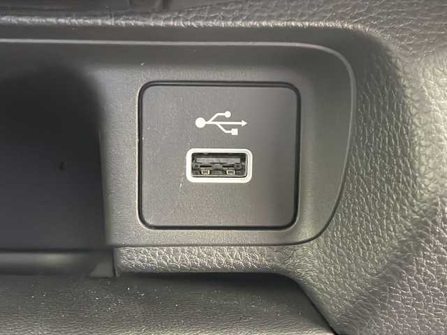 ホンダ ヴェゼル ハイブリッド e:HEV X 千葉県 2022(令4)年 2.6万km クリスタルブラックパール 社外ナビ（ＣＤ／ＢＴ／ＦＭ／ＡＭ／ＴＶ）/オートホールド/エマージェンシーブレーキ/レーンキープアシスト/クリアランスソナー/レーダークルーズコントロール/ステアリングスイッチ/パドルシフト/プッシュスタート/バックカメラ