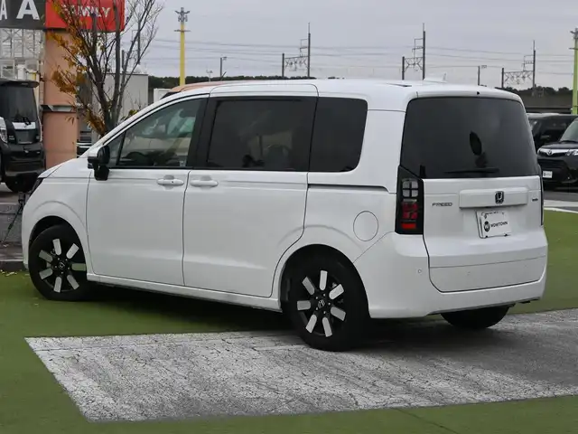 ホンダ フリード ハイブリット e:HEV AIR EX 千葉県 2024(令6)年 2.3万km プラチナホワイトパール ホンダセンシング/・衝突軽減ブレーキ（CMBS）/・車線維持支援システム（LKAS）/・アダプティブクルーズコントロール（ACC）/・ブラインドスポットインフォメーション/・後方誤発進抑制機能/・誤発進抑制機能/両側パワースライドドア/純正コネクトナビ/地デジTV/【Bluetooth接続】/【Apple CarPlay　Android Auto対応】/バックカメラ/ドライブレコーダー（前後撮影）/前席シートヒーター/革巻きステアリング/ETC/LEDヘッドライト/ウインカーミラー/コーナーセンサー/純正15インチアルミホイル/サイド/カーテンエアバッグ/Honda スマートキー