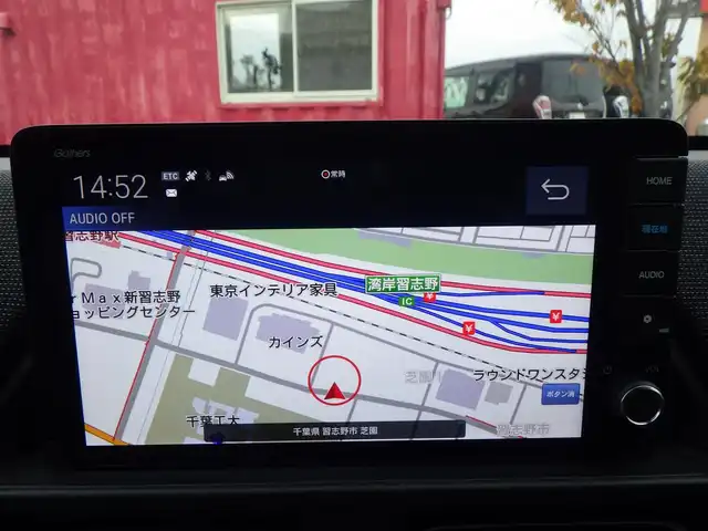 ホンダ フリード ハイブリット e:HEV AIR EX 千葉県 2024(令6)年 2.3万km プラチナホワイトパール ホンダセンシング/・衝突軽減ブレーキ（CMBS）/・車線維持支援システム（LKAS）/・アダプティブクルーズコントロール（ACC）/・ブラインドスポットインフォメーション/・後方誤発進抑制機能/・誤発進抑制機能/両側パワースライドドア/純正コネクトナビ/地デジTV/【Bluetooth接続】/【Apple CarPlay　Android Auto対応】/バックカメラ/ドライブレコーダー（前後撮影）/前席シートヒーター/革巻きステアリング/ETC/LEDヘッドライト/ウインカーミラー/コーナーセンサー/純正15インチアルミホイル/サイド/カーテンエアバッグ/Honda スマートキー