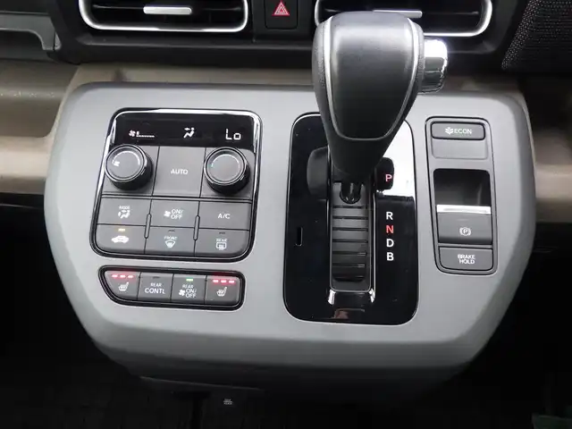 ホンダ フリード ハイブリット e:HEV AIR EX 千葉県 2024(令6)年 2.3万km プラチナホワイトパール ホンダセンシング/・衝突軽減ブレーキ（CMBS）/・車線維持支援システム（LKAS）/・アダプティブクルーズコントロール（ACC）/・ブラインドスポットインフォメーション/・後方誤発進抑制機能/・誤発進抑制機能/両側パワースライドドア/純正コネクトナビ/地デジTV/【Bluetooth接続】/【Apple CarPlay　Android Auto対応】/バックカメラ/ドライブレコーダー（前後撮影）/前席シートヒーター/革巻きステアリング/ETC/LEDヘッドライト/ウインカーミラー/コーナーセンサー/純正15インチアルミホイル/サイド/カーテンエアバッグ/Honda スマートキー