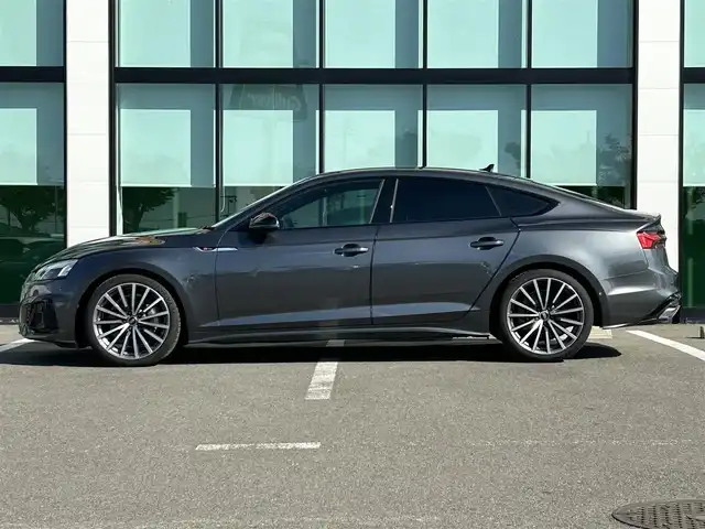 アウディ Ａ５ SB 45TFSIクワトロ Sライン 和歌山県 2021(令3)年 3.2万km ガンＭ 純正ナビ/全方位モニター/フルセグTV/衝突軽減ブレーキ/アダプティブクルーズコントロール/サイドアシスト（BSM)/純正前後ドライブレコーダー/純正ビルトインETC2.0/スペアキー/純正アルミホイール/純正フロアマット/パワーシート/パワーバックドア/LEDヘッドライト