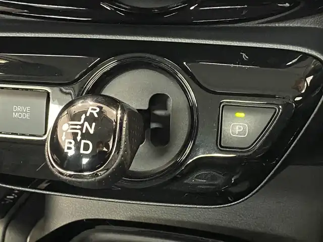 トヨタ プリウス A ツーリングセレクション 岐阜県 2021(令3)年 1.6万km エモーショナルレッドⅡ モデリスタエアロ/ガナドール製マフラー/ウエッズスポーツホイール　純正ホイール有/純正SDナビ/-BT/CD/フルセグTV/ブラインドスポットモニター/ヘッドアップディスプレイ/レーダー探知機/ステアリングヒーター/前席シートヒーター/ドライブレコーダー/追従式クルーズコントロール/オートマチックハイビーム/ステアリングスイッチ/LEDヘッドライト/レザーシート/バックカメラ/パーキングアシスト/ETC2.0/取扱説明書/保証書/スペアキー