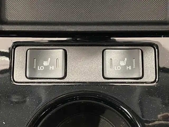 トヨタ プリウス A ツーリングセレクション 岐阜県 2021(令3)年 1.6万km エモーショナルレッドⅡ モデリスタエアロ/ガナドール製マフラー/ウエッズスポーツホイール　純正ホイール有/純正SDナビ/-BT/CD/フルセグTV/ブラインドスポットモニター/ヘッドアップディスプレイ/レーダー探知機/ステアリングヒーター/前席シートヒーター/ドライブレコーダー/追従式クルーズコントロール/オートマチックハイビーム/ステアリングスイッチ/LEDヘッドライト/レザーシート/バックカメラ/パーキングアシスト/ETC2.0/取扱説明書/保証書/スペアキー