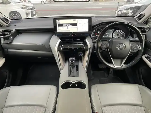 トヨタ ハリアー Z 福岡県 2020(令2)年 2.7万km ホワイトパールクリスタルシャイン 純正ナビ/Bluetooth/TV（フルセグ）/AM/FM/USB/AUX/JBLスピーカー/ハンズフリー/電動格納ミラー/オートライト/オートハイビーム/横滑り防止/プリクラッシュ/クリアランスソナー/ブラインドスポット/ブレーキホールド/リヤクロストラフィックアラート/ETC(2.0)/プッシュスタート/レーン逸脱センサー/電動リヤゲート/パノラマサンルーフ
