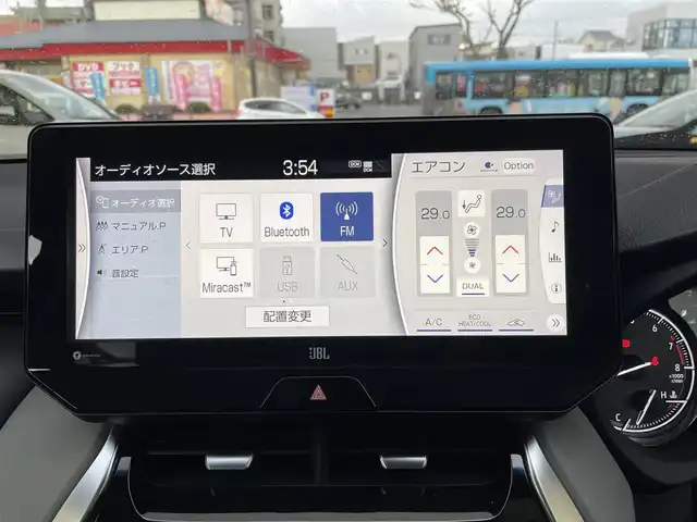 トヨタ ハリアー Z 福岡県 2020(令2)年 2.7万km ホワイトパールクリスタルシャイン 純正ナビ/Bluetooth/TV（フルセグ）/AM/FM/USB/AUX/JBLスピーカー/ハンズフリー/電動格納ミラー/オートライト/オートハイビーム/横滑り防止/プリクラッシュ/クリアランスソナー/ブラインドスポット/ブレーキホールド/リヤクロストラフィックアラート/ETC(2.0)/プッシュスタート/レーン逸脱センサー/電動リヤゲート/パノラマサンルーフ
