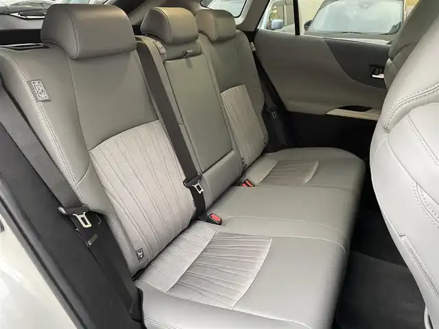 トヨタ ハリアー Z 福岡県 2020(令2)年 2.7万km ホワイトパールクリスタルシャイン 純正ナビ/Bluetooth/TV（フルセグ）/AM/FM/USB/AUX/JBLスピーカー/ハンズフリー/電動格納ミラー/オートライト/オートハイビーム/横滑り防止/プリクラッシュ/クリアランスソナー/ブラインドスポット/ブレーキホールド/リヤクロストラフィックアラート/ETC(2.0)/プッシュスタート/レーン逸脱センサー/電動リヤゲート/パノラマサンルーフ