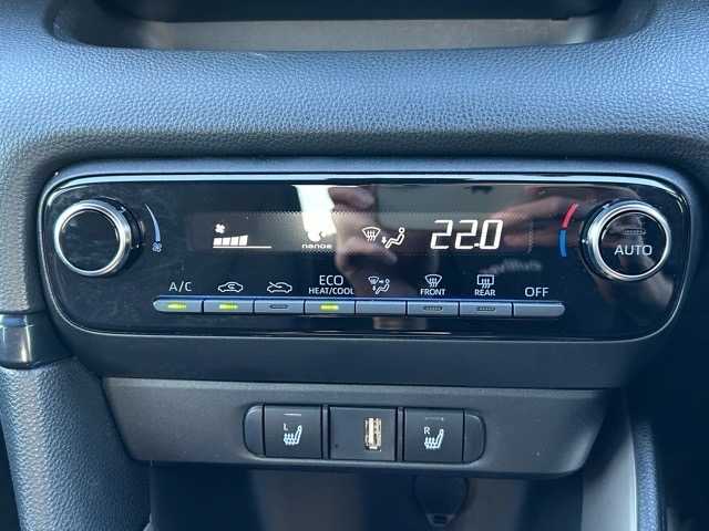 トヨタ ヤリス ハイブリッド Z 千葉県 2020(令2)年 2.8万km ホワイトパールクリスタルシャイン Bluetooth/クルーズコントロール/ディスプレイオーディオ/ETC/前席シートヒーター/後ドラレコ/バックカメラ/プッシュスタート/モデリスタエアロ/モデリスタホイール/USB入力端子/LEDヘッドライト/純正フロアマット/横滑り防止装置/盗難防止装置/衝突被害軽減システム/オートライト/オートマチックハイビーム/スマートキー/スペアキー×１