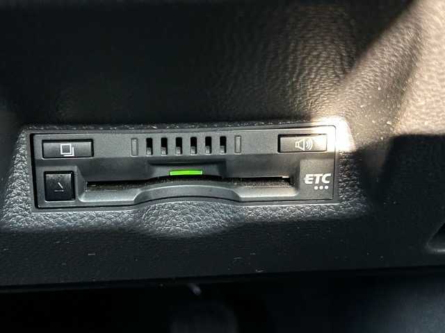 トヨタ ヤリス ハイブリッド Z 千葉県 2020(令2)年 2.8万km ホワイトパールクリスタルシャイン Bluetooth/クルーズコントロール/ディスプレイオーディオ/ETC/前席シートヒーター/後ドラレコ/バックカメラ/プッシュスタート/モデリスタエアロ/モデリスタホイール/USB入力端子/LEDヘッドライト/純正フロアマット/横滑り防止装置/盗難防止装置/衝突被害軽減システム/オートライト/オートマチックハイビーム/スマートキー/スペアキー×１