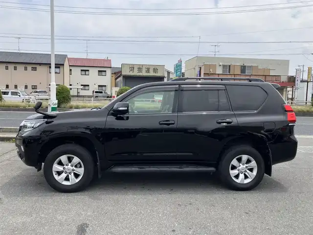 トヨタ ランドクルーザー プラド TX Lパッケージ 三重県 2019(令1)年 4.2万km ブラック ♪ワンオーナー/♪走行41140km/♪車検 令和8年6月26日迄/♪4WD/プリクラッシュセーフティ/レーンディパーチャーアラート/レーダークルーズコントロール/オートマチックハイビーム/クリアランスソナー/黒革シート/前席パワーシート/前席シートヒーター/エアシート/スマートキー×2/プッシュスタート/純正メモリナビ/・USB/HDMI/・フルセグ/SD録音/・DVD再生/・Bluetoothオーディオ/・バックカメラ/2nd START/純正17インチAW/LEDヘッドライト/LEDフォグライト/オートライト/ウィンカーミラー/オートリトラクタブルミラー/ルーフレール/サイドステップ/革巻ステアリング/ステアリングスイッチ/プライバシーガラス/フロアマット/ドアバイザー/ETC/サイド/カーテン/ニーエアバック