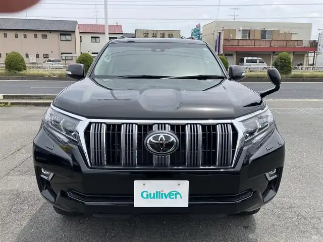トヨタ ランドクルーザー プラド TX Lパッケージ 三重県 2019(令1)年 4.2万km ブラック ♪ワンオーナー/♪走行41140km/♪車検 令和8年6月26日迄/♪4WD/プリクラッシュセーフティ/レーンディパーチャーアラート/レーダークルーズコントロール/オートマチックハイビーム/クリアランスソナー/黒革シート/前席パワーシート/前席シートヒーター/エアシート/スマートキー×2/プッシュスタート/純正メモリナビ/・USB/HDMI/・フルセグ/SD録音/・DVD再生/・Bluetoothオーディオ/・バックカメラ/2nd START/純正17インチAW/LEDヘッドライト/LEDフォグライト/オートライト/ウィンカーミラー/オートリトラクタブルミラー/ルーフレール/サイドステップ/革巻ステアリング/ステアリングスイッチ/プライバシーガラス/フロアマット/ドアバイザー/ETC/サイド/カーテン/ニーエアバック