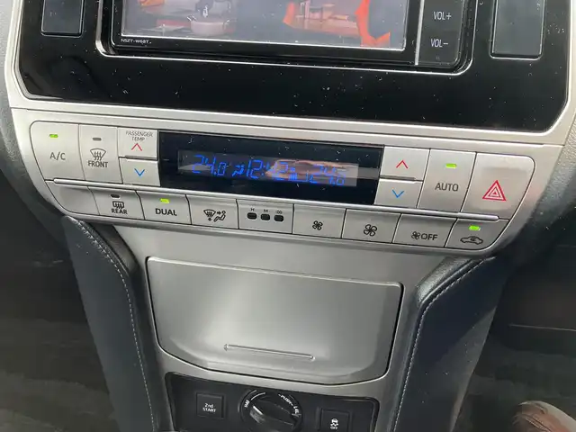 トヨタ ランドクルーザー プラド TX Lパッケージ 三重県 2019(令1)年 4.2万km ブラック ♪ワンオーナー/♪走行41140km/♪車検 令和8年6月26日迄/♪4WD/プリクラッシュセーフティ/レーンディパーチャーアラート/レーダークルーズコントロール/オートマチックハイビーム/クリアランスソナー/黒革シート/前席パワーシート/前席シートヒーター/エアシート/スマートキー×2/プッシュスタート/純正メモリナビ/・USB/HDMI/・フルセグ/SD録音/・DVD再生/・Bluetoothオーディオ/・バックカメラ/2nd START/純正17インチAW/LEDヘッドライト/LEDフォグライト/オートライト/ウィンカーミラー/オートリトラクタブルミラー/ルーフレール/サイドステップ/革巻ステアリング/ステアリングスイッチ/プライバシーガラス/フロアマット/ドアバイザー/ETC/サイド/カーテン/ニーエアバック