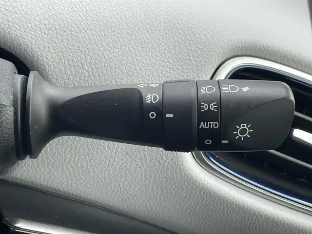 トヨタ プリウス S ツーリングセレクション 滋賀県 2016(平28)年 8.3万km エモーショナルレッド 社外SDナビ/・フルセグTV/・CD DVD /・Bluetooth/バックカメラ/スマートキー/プッシュスタート/レザーシート/シートヒーター/ステアリングリモコン/革巻きステアリング/電格ミラー/ウインカーミラー/ドアバイザー/純正フロアマット/フォグライト/LEDヘッドライト