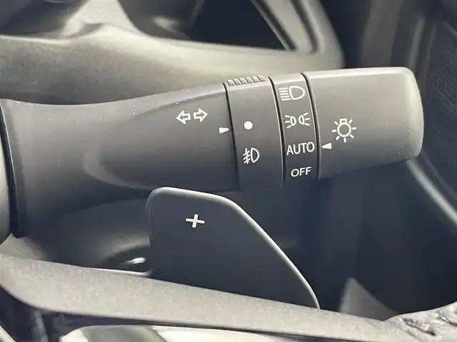 スズキ スペーシア ギア HYBRID XZターボ 宮城県 2024(令6)年 0.8万km モスグレーメタリック 9インチ純正ナビ/フルセグTV/FM/AM/BT/バックカメラ/全方位カメラ/ヘッドアップディスプレイ/クルーズコントロール/ビルトインETC/シートヒーター/ステアリングヒーター/両側パワースライドドア/電動パーキングブレーキ/ブレーキホールド/パドルシフト/オットマン/フォグランプ/ルーフレール/横滑り防止装置/コーナーセンサー/レーンキープアシスト/オートマチックハイビーム/ターボ