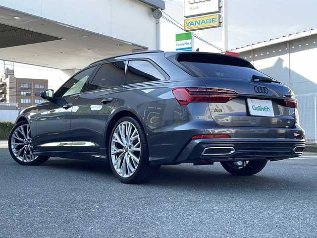 アウディ アウディ Ａ６ アバント 40TDIクワトロ Sライン 福岡県 2021(令3)年 3.3万km グレー Sラインパッケージ/メーカー純正ナビゲーション/アダプティブクルーズコントロール/アラウンドビューモニター/パドルシフト/クリアランスソナー/LEDヘッドライト/ルーフレール/電動リアゲート/黒革シート/前席パワーシート（メモリー付き）/シートヒーター/ステアリングヒーター/ETC/USBポート/電動格納ミラー/プッシュスタート/スマートキー/スペアキー/純正20インチアルミホイール/プリクラッシュセーフティ/レーンキープアシスト/アイドリングストップ/保証書/取扱説明書