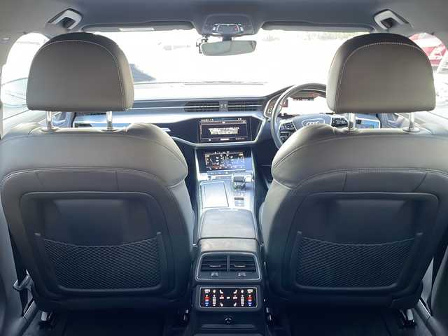 アウディ アウディ Ａ６ アバント 40TDIクワトロ Sライン 福岡県 2021(令3)年 3.3万km グレー Sラインパッケージ/メーカー純正ナビゲーション/アダプティブクルーズコントロール/アラウンドビューモニター/パドルシフト/クリアランスソナー/LEDヘッドライト/ルーフレール/電動リアゲート/黒革シート/前席パワーシート（メモリー付き）/シートヒーター/ステアリングヒーター/ETC/USBポート/電動格納ミラー/プッシュスタート/スマートキー/スペアキー/純正20インチアルミホイール/プリクラッシュセーフティ/レーンキープアシスト/アイドリングストップ/保証書/取扱説明書