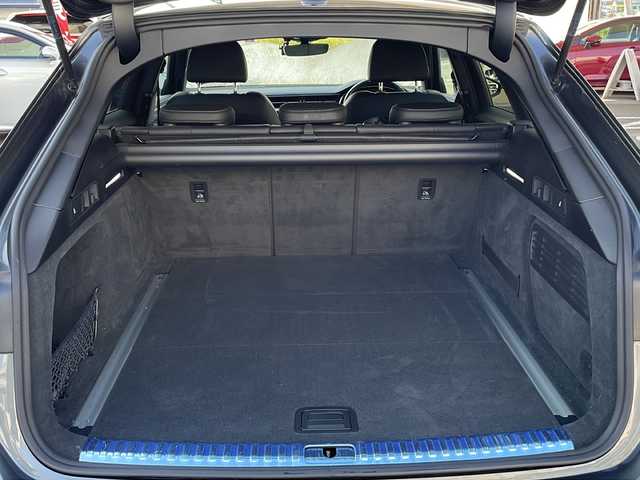 アウディ アウディ Ａ６ アバント 40TDIクワトロ Sライン 福岡県 2021(令3)年 3.3万km グレー Sラインパッケージ/メーカー純正ナビゲーション/アダプティブクルーズコントロール/アラウンドビューモニター/パドルシフト/クリアランスソナー/LEDヘッドライト/ルーフレール/電動リアゲート/黒革シート/前席パワーシート（メモリー付き）/シートヒーター/ステアリングヒーター/ETC/USBポート/電動格納ミラー/プッシュスタート/スマートキー/スペアキー/純正20インチアルミホイール/プリクラッシュセーフティ/レーンキープアシスト/アイドリングストップ/保証書/取扱説明書