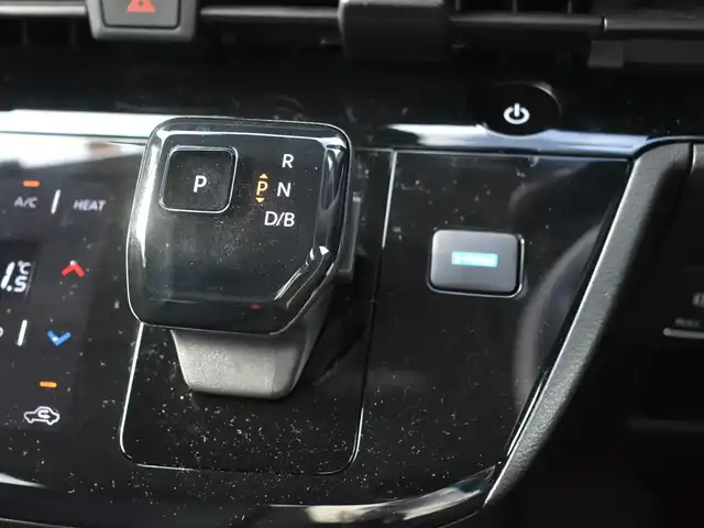 日産 サクラ X 神奈川県 2023(令5)年 0.7万km ホワイトパール ディスプレイオーディオ/：Bluetoothオーディオ/ビルトインETC/360度セーフティアシスト/：e-pedal/純正１４インチアルミホイール/純正フロアマット/クリアランスソナー