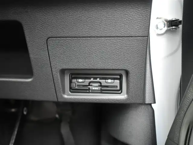 日産 サクラ X 神奈川県 2023(令5)年 0.7万km ホワイトパール ディスプレイオーディオ/：Bluetoothオーディオ/ビルトインETC/360度セーフティアシスト/：e-pedal/純正１４インチアルミホイール/純正フロアマット/クリアランスソナー