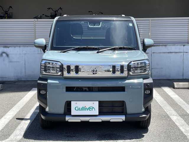ダイハツ タフト G ターボ クロムベンチャー 大阪府 2022(令4)年 2.4万km レイクブルーメタリック ワンオーナー/純正9インチスマホ連動ディスプレイオーディオ【Bluetooth/CD/DVD/USB接続】/・NMZN-Y72DS/スマートアシスト/・衝突回避支援ブレーキ機能/・衝突警報機能/・ブレーキ制御付誤発進抑制機能/・車線逸脱抑制制御機能/・車線逸脱警報機能/・路側逸脱警報機能/・ふらつき警報機能/・先行車発進お知らせ機能/・標識認識機能/・ADB（アダプティブドライビングビーム）/スマートクルーズパック/・アダプティブクルーズコントロール（ACC）前車速追従機能付き/・LKC（レーンキープコントロール）/・ステアリングスイッチ（運転支援用）/オートブレーキホールド/バックカメラ/ダブル＋サイドエアバック/カーテンエアバック/保証書/取扱説明書/記録簿　R7年1月