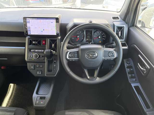 ダイハツ タフト G ターボ クロムベンチャー 大阪府 2022(令4)年 2.4万km レイクブルーメタリック ワンオーナー/純正9インチスマホ連動ディスプレイオーディオ【Bluetooth/CD/DVD/USB接続】/・NMZN-Y72DS/スマートアシスト/・衝突回避支援ブレーキ機能/・衝突警報機能/・ブレーキ制御付誤発進抑制機能/・車線逸脱抑制制御機能/・車線逸脱警報機能/・路側逸脱警報機能/・ふらつき警報機能/・先行車発進お知らせ機能/・標識認識機能/・ADB（アダプティブドライビングビーム）/スマートクルーズパック/・アダプティブクルーズコントロール（ACC）前車速追従機能付き/・LKC（レーンキープコントロール）/・ステアリングスイッチ（運転支援用）/オートブレーキホールド/バックカメラ/ダブル＋サイドエアバック/カーテンエアバック/保証書/取扱説明書/記録簿　R7年1月