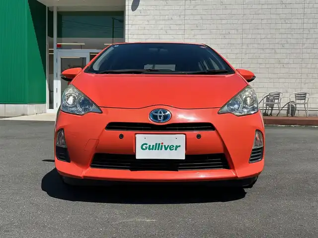 トヨタ アクア G 静岡県 2014(平26)年 3.5万km シトラスオレンジマイカメタリック 社外ＳＤナビ（Ｂｌｕｅｔｏｏｔｈ、ＣＤ、ＤＶＤ、フルセグＴＶ）/バックカメラ/ＥＴＣ/横滑り防止装置/純正フロアマット/オートライト/スマートキー/ドアバイザー/前後コーナーセンサー/ダブルエアバック/横滑り防止装置/プッシュスタート/オートエアコン/キセノンヘッドライト