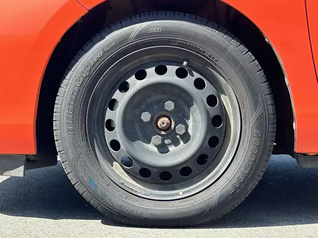 トヨタ アクア G 静岡県 2014(平26)年 3.5万km シトラスオレンジマイカメタリック 社外ＳＤナビ（Ｂｌｕｅｔｏｏｔｈ、ＣＤ、ＤＶＤ、フルセグＴＶ）/バックカメラ/ＥＴＣ/横滑り防止装置/純正フロアマット/オートライト/スマートキー/ドアバイザー/前後コーナーセンサー/ダブルエアバック/横滑り防止装置/プッシュスタート/オートエアコン/キセノンヘッドライト
