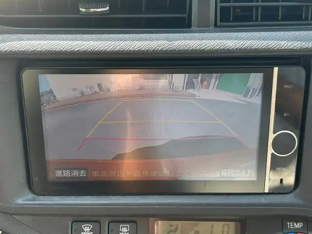 トヨタ アクア G 静岡県 2014(平26)年 3.5万km シトラスオレンジマイカメタリック 社外ＳＤナビ（Ｂｌｕｅｔｏｏｔｈ、ＣＤ、ＤＶＤ、フルセグＴＶ）/バックカメラ/ＥＴＣ/横滑り防止装置/純正フロアマット/オートライト/スマートキー/ドアバイザー/前後コーナーセンサー/ダブルエアバック/横滑り防止装置/プッシュスタート/オートエアコン/キセノンヘッドライト