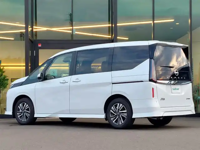 日産 セレナ e－パワー ハイウェイスター V 東京都 2025(令7)年 0.1千km プリズムホワイト 登録済未使用車/純正ナビ/アラウンドビューモニター/インテリジェントルームミラー/プロパイロット/ビルトインETC2.0/両側パワースライドドア/衝突軽減ブレーキ/レーンキープアシスト/ブラインドスポットモニター/レーダークルーズコントロール/コーナーセンサー/オートマチックハイビーム/LEDヘッドライト/スマートキー