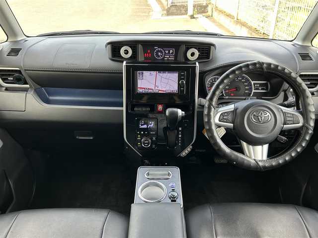 トヨタ ルーミー カスタムG S 群馬県 2017(平29)年 8万km パールホワイトⅢ 純正SDナビ/(AM/FM/DISC/フルセグTV/SD/Bluetooth)/スマートアシスト/・衝突警報機能/・衝突回避支援ブレーキ/・先行車発進お知らせ機能/・車線逸脱警報機能/・路側逸脱警報/・ふらつき警報/社外前方ドラレコ/純正フロアマット/純正アルミ/ビルトインETC/シートカバー/社外センターコンソール/ステアリングスイッチ/前席シートヒーター/プッシュスタート/クルコン/両側電動スライドドア/アイドリングストップ/熱線フロントガラス/電格ミラー/ドアバイザー/フォグランプ