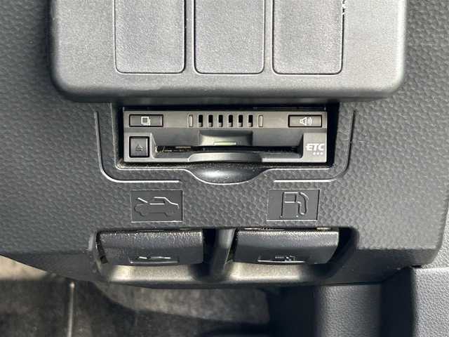 トヨタ ルーミー カスタムG S 群馬県 2017(平29)年 8万km パールホワイトⅢ 純正SDナビ/(AM/FM/DISC/フルセグTV/SD/Bluetooth)/スマートアシスト/・衝突警報機能/・衝突回避支援ブレーキ/・先行車発進お知らせ機能/・車線逸脱警報機能/・路側逸脱警報/・ふらつき警報/社外前方ドラレコ/純正フロアマット/純正アルミ/ビルトインETC/シートカバー/社外センターコンソール/ステアリングスイッチ/前席シートヒーター/プッシュスタート/クルコン/両側電動スライドドア/アイドリングストップ/熱線フロントガラス/電格ミラー/ドアバイザー/フォグランプ