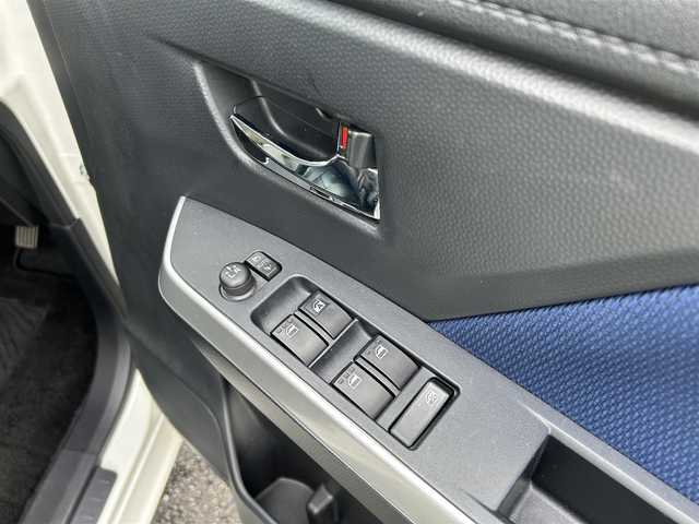 トヨタ ルーミー カスタムG S 群馬県 2017(平29)年 8万km パールホワイトⅢ 純正SDナビ/(AM/FM/DISC/フルセグTV/SD/Bluetooth)/スマートアシスト/・衝突警報機能/・衝突回避支援ブレーキ/・先行車発進お知らせ機能/・車線逸脱警報機能/・路側逸脱警報/・ふらつき警報/社外前方ドラレコ/純正フロアマット/純正アルミ/ビルトインETC/シートカバー/社外センターコンソール/ステアリングスイッチ/前席シートヒーター/プッシュスタート/クルコン/両側電動スライドドア/アイドリングストップ/熱線フロントガラス/電格ミラー/ドアバイザー/フォグランプ