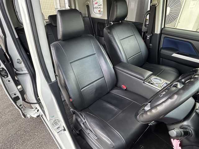 トヨタ ルーミー カスタムG S 群馬県 2017(平29)年 8万km パールホワイトⅢ 純正SDナビ/(AM/FM/DISC/フルセグTV/SD/Bluetooth)/スマートアシスト/・衝突警報機能/・衝突回避支援ブレーキ/・先行車発進お知らせ機能/・車線逸脱警報機能/・路側逸脱警報/・ふらつき警報/社外前方ドラレコ/純正フロアマット/純正アルミ/ビルトインETC/シートカバー/社外センターコンソール/ステアリングスイッチ/前席シートヒーター/プッシュスタート/クルコン/両側電動スライドドア/アイドリングストップ/熱線フロントガラス/電格ミラー/ドアバイザー/フォグランプ