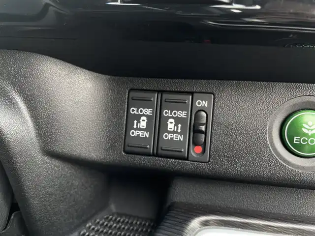 ホンダ ステップワゴン スパーダ eHEV G EXホンダS 新潟県 2021(令3)年 6.2万km プラチナホワイトパール SDナビ/（DTV/DVD/Bluetooth）/寒冷地仕様/衝突軽減/レーンキープアシスト/クルーズコントロール/バックカメラ/ドライブレコーダー/ETC2.0/ハーフレザーシート/シートヒーター/両側パワースライドドア/ロールアップサンシェード/フロアマット/シガソケ/USB電源/LEDヘッドライト/フォグランプ/ウィンカーミラー/電格ミラー/ドアバイザー/スペアキー×１