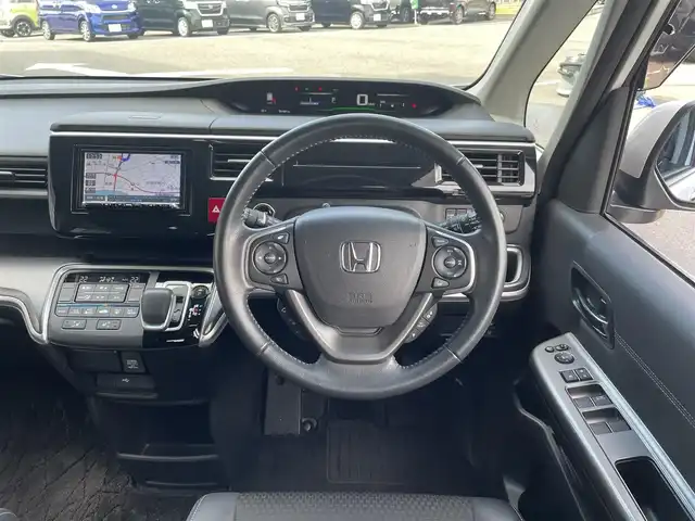 ホンダ ステップワゴン スパーダ eHEV G EXホンダS 新潟県 2021(令3)年 6.2万km プラチナホワイトパール SDナビ/（DTV/DVD/Bluetooth）/寒冷地仕様/衝突軽減/レーンキープアシスト/クルーズコントロール/バックカメラ/ドライブレコーダー/ETC2.0/ハーフレザーシート/シートヒーター/両側パワースライドドア/ロールアップサンシェード/フロアマット/シガソケ/USB電源/LEDヘッドライト/フォグランプ/ウィンカーミラー/電格ミラー/ドアバイザー/スペアキー×１