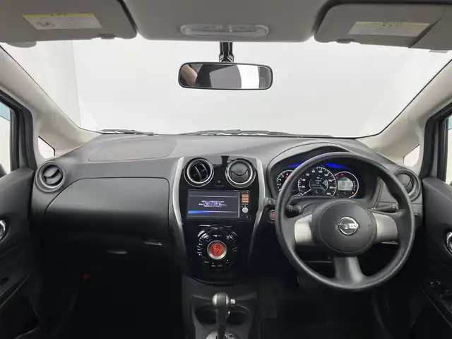 日産 ノート X DIG－S 群馬県 2014(平26)年 7.5万km ブリリアントシルバー スーパーチャージャー　純正７インチナビ　バックカメラ　ヘッドライトレベライザー　オートエアコン　純正フロアマット　電動格納ミラー　プッシュスタート　スマートキー　ＥＴＣ　横滑り鵜防止装置　禁煙車